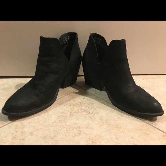 Steve Madden Adelphie Leather Cut-Out Bootie - Picture 3 of 6